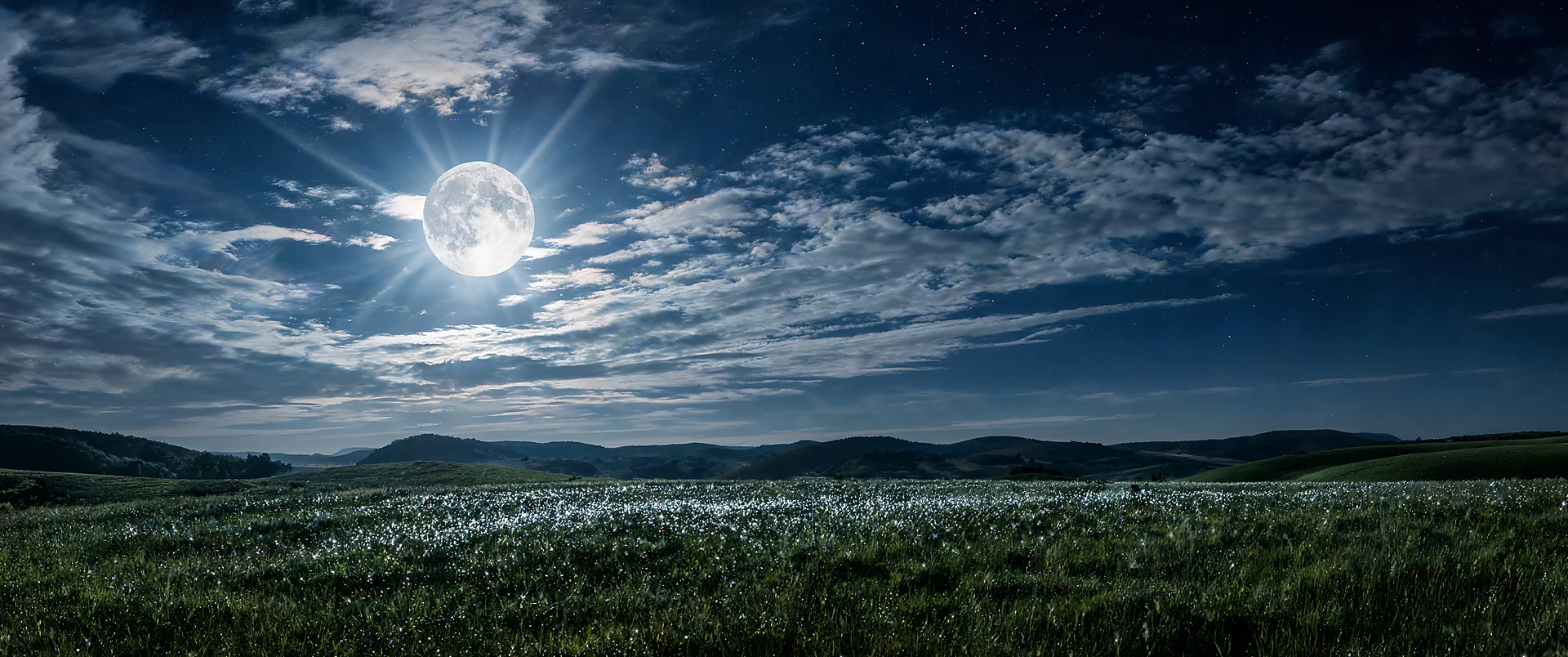 Moonlit Cloud Crest Glow