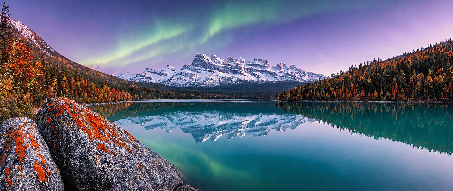 Kluane Aurora Over Autumn Lake