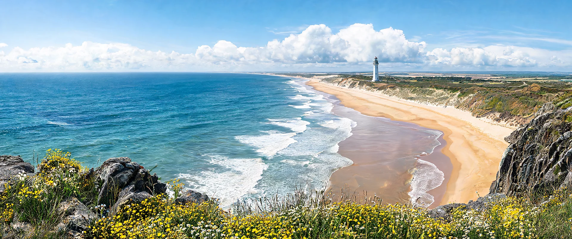 Endless Azure Meets the Horizon 3440x1440 Monitor Wallpaper