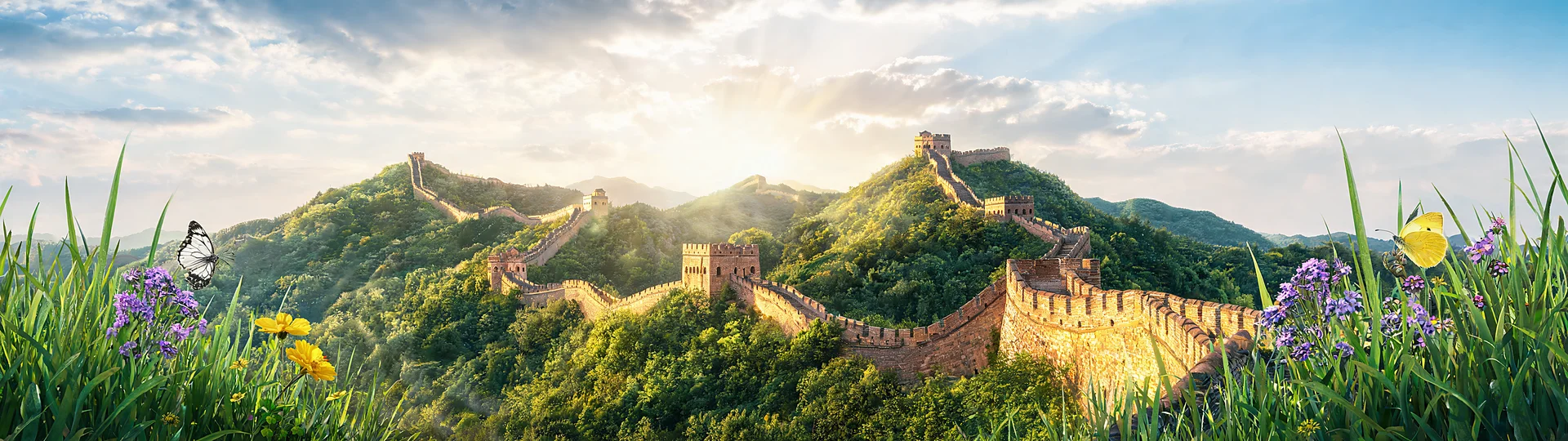 Sunlit Great Wall Grandeur