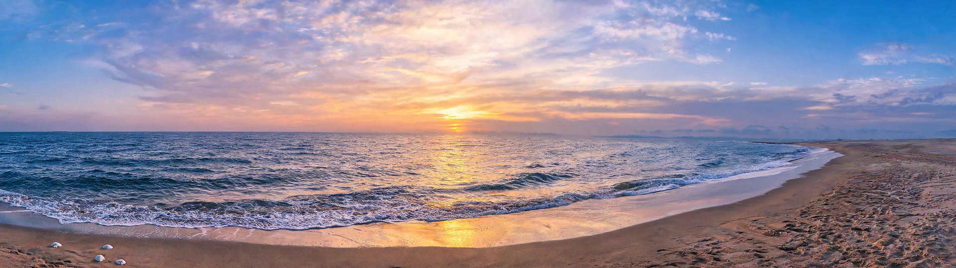 Sunlit Coastal Bend at Twilight 49 inch Ultrawide Wallpaper